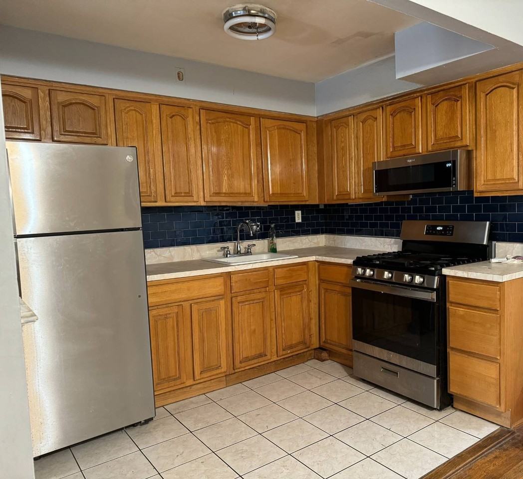 726 Soundview Ave #3 - Photo 5 of 10