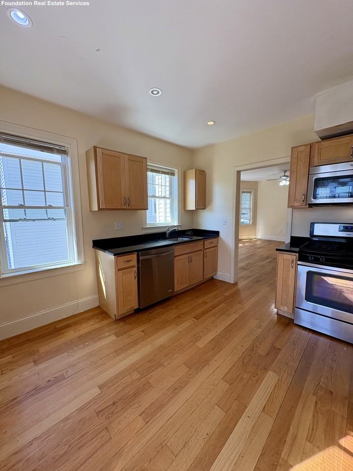 74 Brooks St #2 - Photo 7 of 21