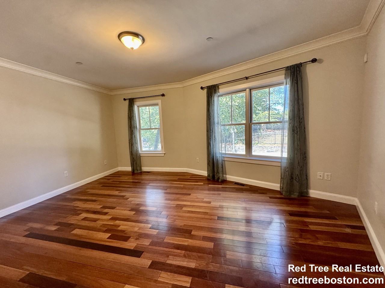 81 Westminster Ave #B - Photo 2 of 26