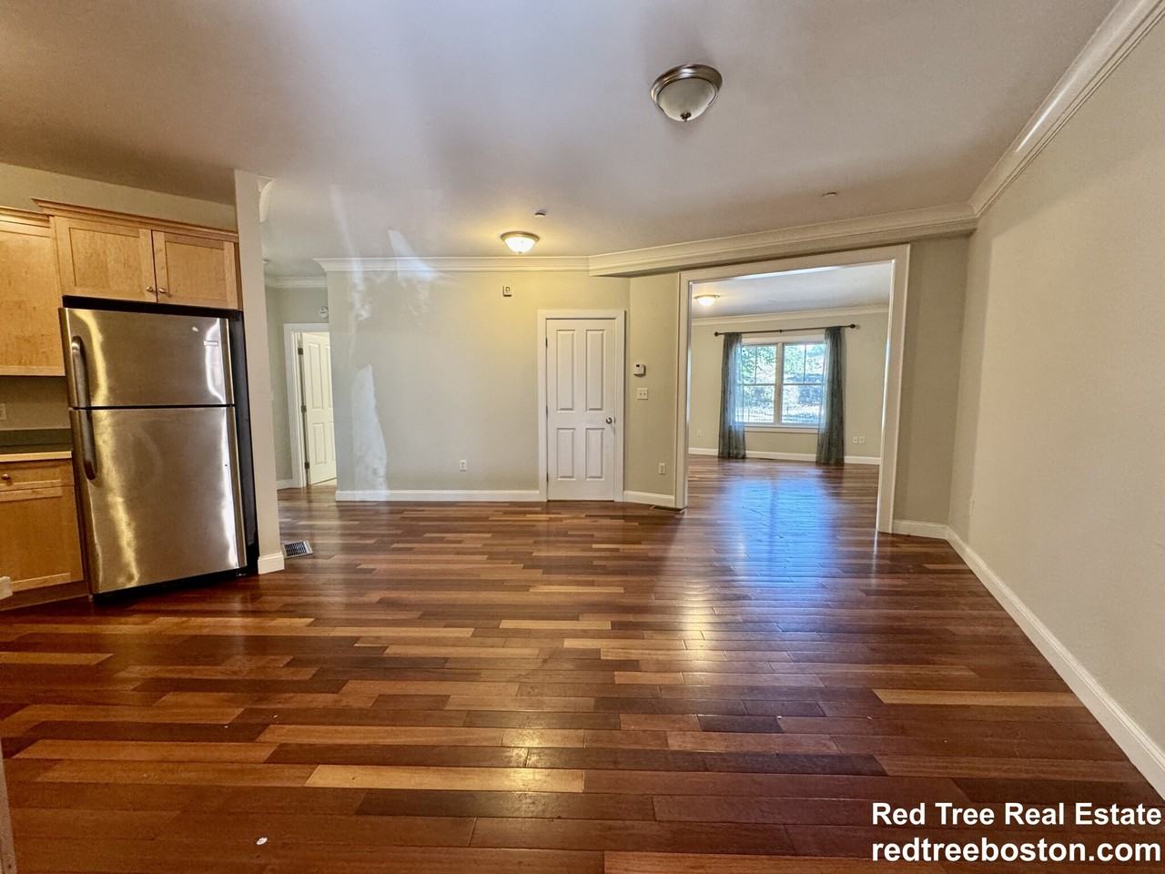 81 Westminster Ave #B - Photo 5 of 26