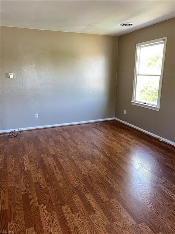 835 51st St #B - Photo 2 of 20