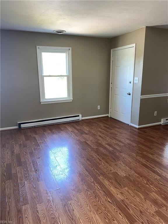 835 51st St #B - Photo 4 of 20