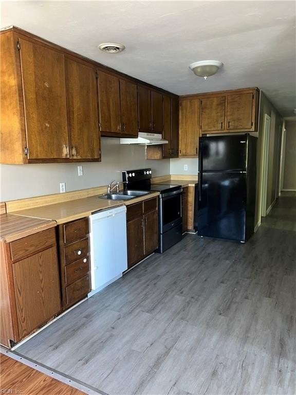 835 51st St #B - Photo 6 of 20