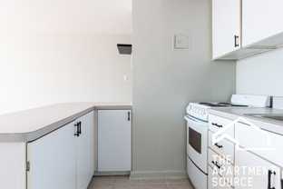 445 W Wellington Ave #10F - Photo 1 of 1