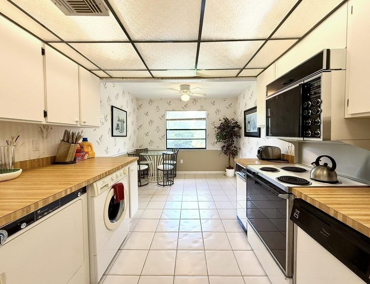 20 Westgate Ln #F - Photo 2 of 50