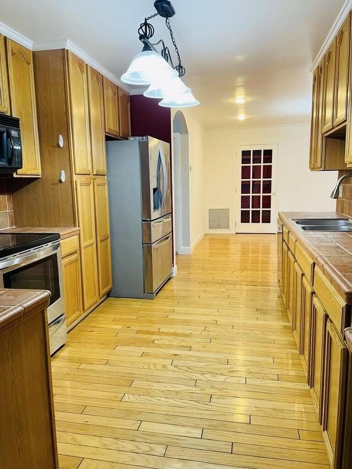 1775 Sw 8th St - Photo 3 of 16