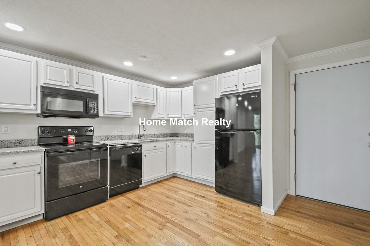 Abbey Rd #304 - Photo 2 of 26