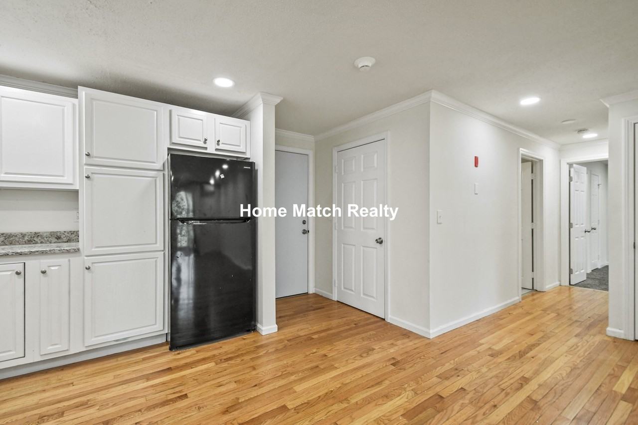 Abbey Rd #304 - Photo 3 of 26