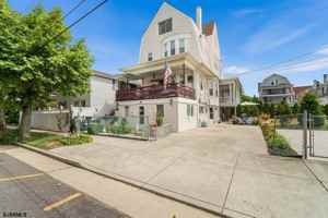 featured image of 35 S Laclede Pl