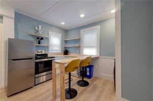 featured image of 382 Spring St #3