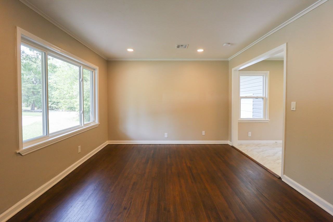 2433 North Norwood Place - Photo 3 of 21