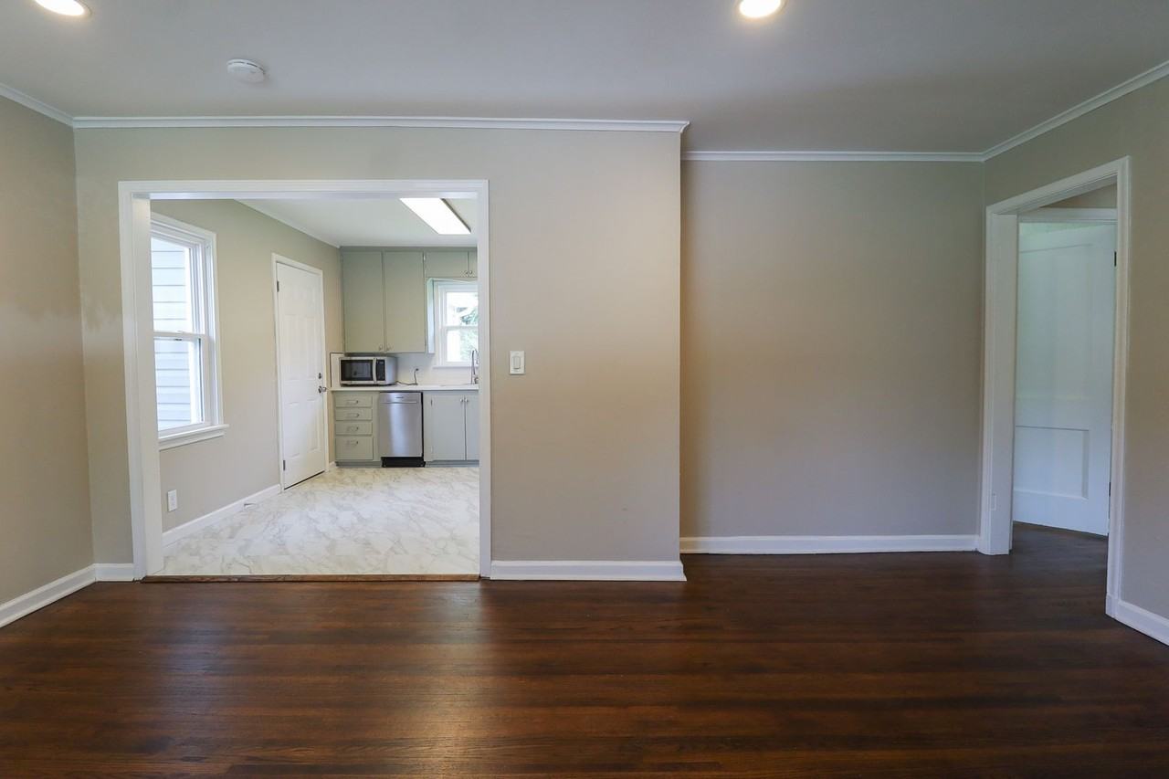 2433 North Norwood Place - Photo 5 of 21