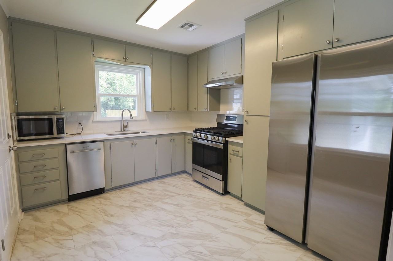 2433 North Norwood Place - Photo 7 of 21