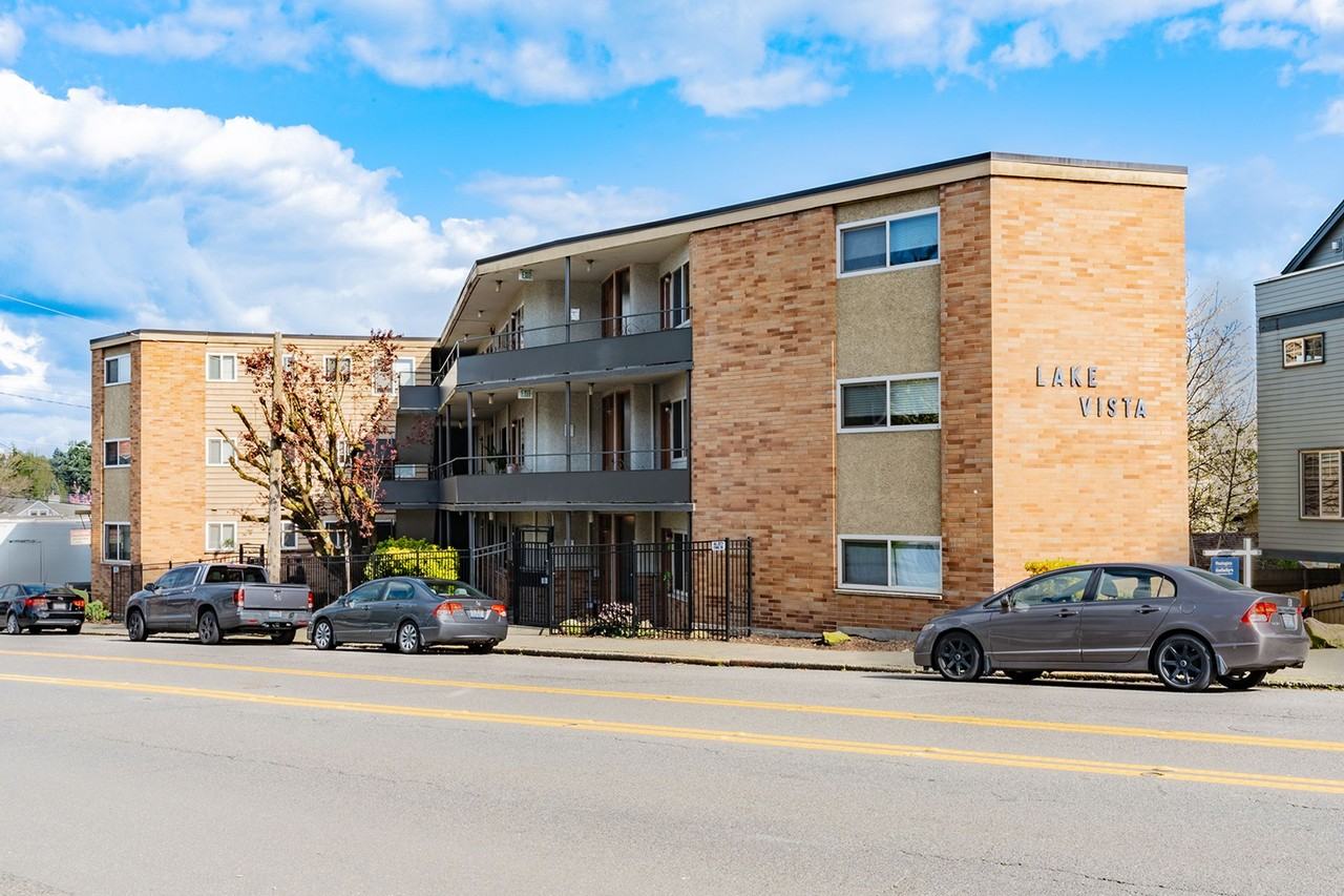 Lake Vista Apartments - Photo 2 of 33