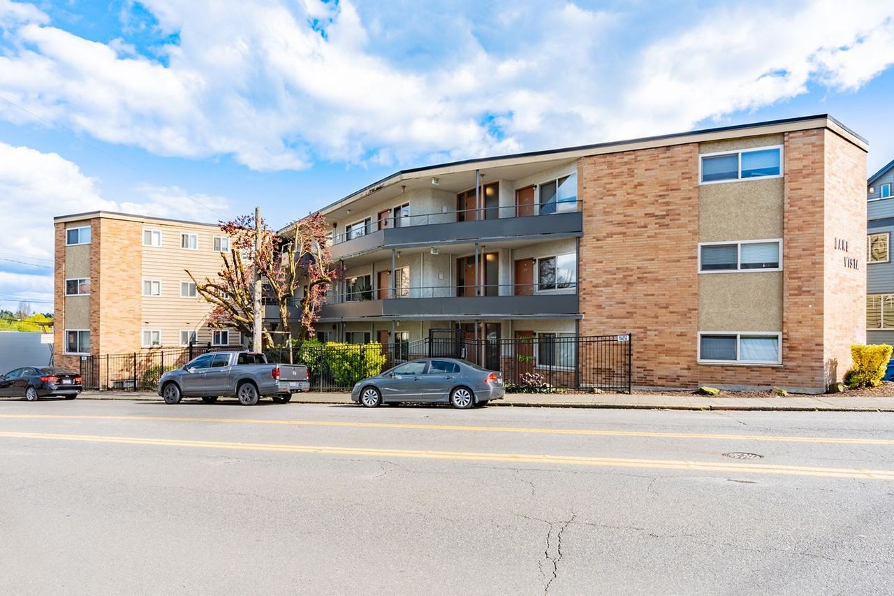 Lake Vista Apartments - Photo 3 of 33