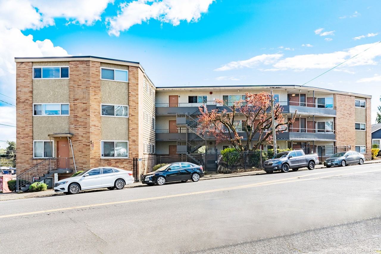 Lake Vista Apartments - Photo 4 of 33