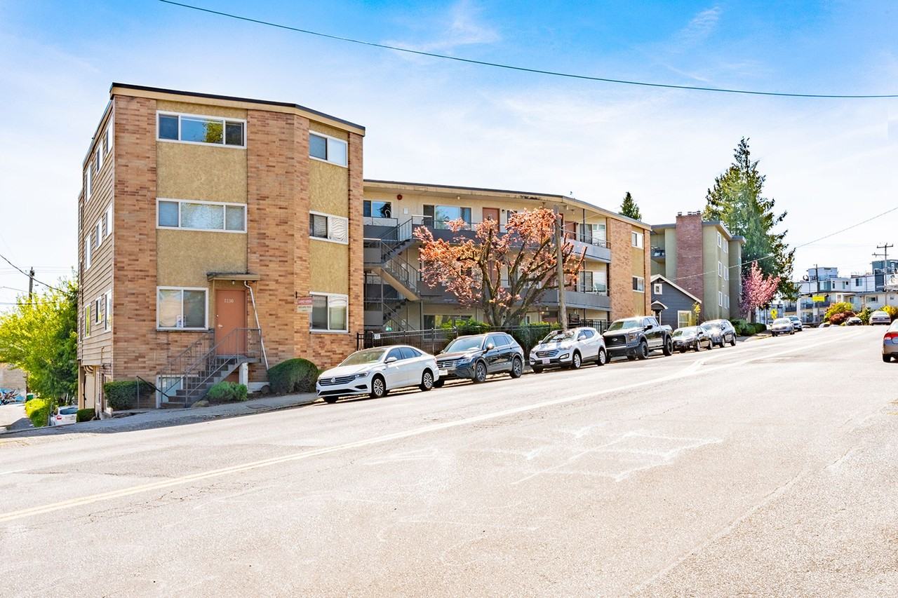 Lake Vista Apartments - Photo 5 of 33