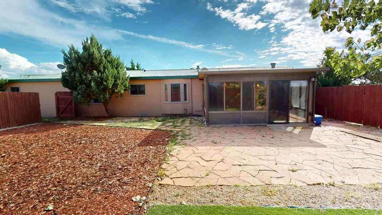 1785 Hammond Rd - Photo 2 of 19