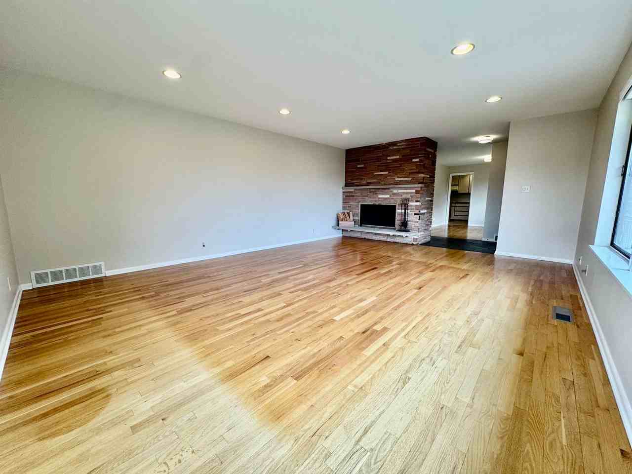 3116 W Emerson St - Photo 3 of 27