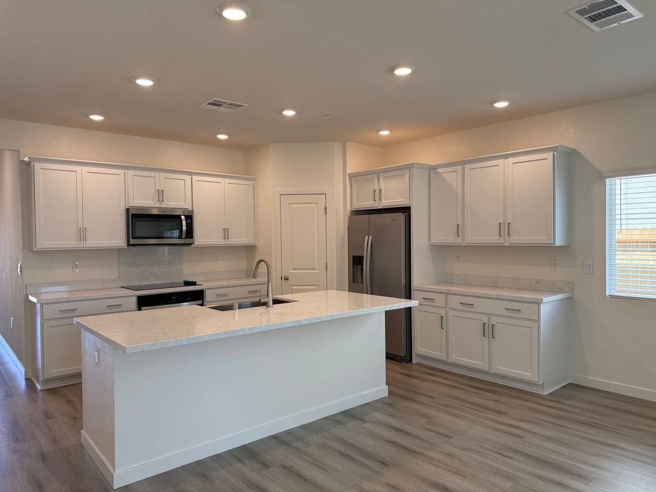 8089 Trapper Ranch Rd - Photo 2 of 17