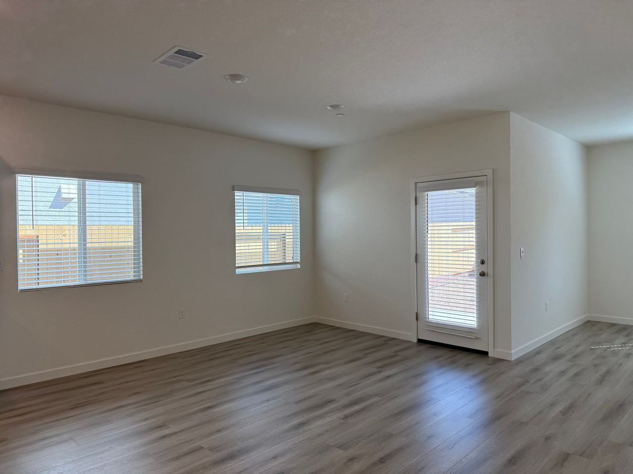 8089 Trapper Ranch Rd - Photo 4 of 17