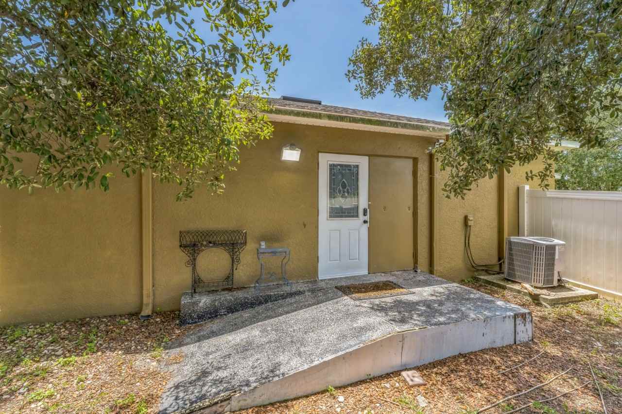 465 Rio Grande Ln #B - Photo 4 of 32