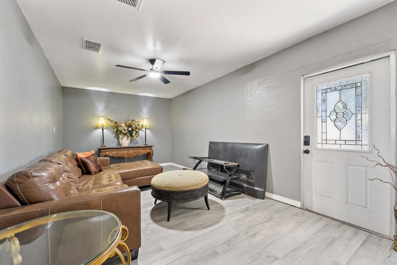 465 Rio Grande Ln #B - Photo 6 of 32