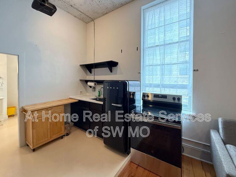 137 Park Central Sq #218 - Photo 7 of 12