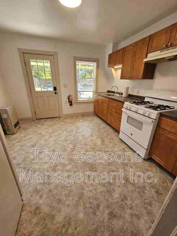 206 N Champlain St - Photo 3 of 18