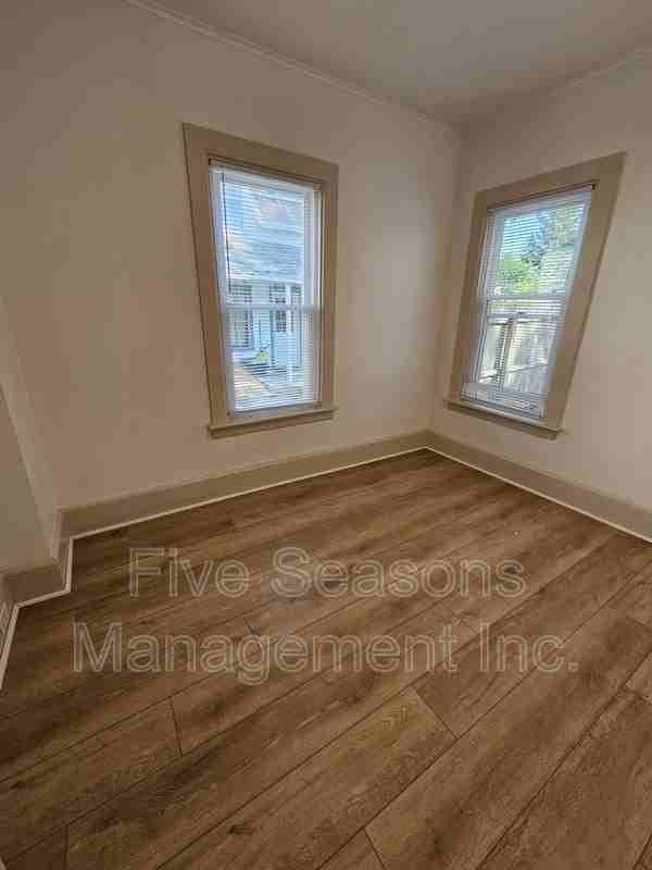 206 N Champlain St - Photo 5 of 18