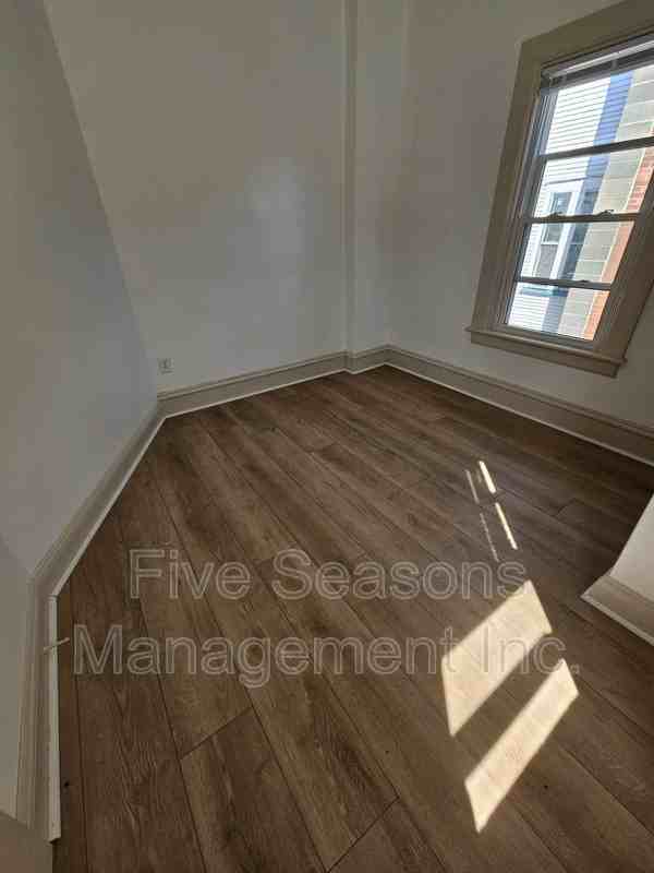 206 N Champlain St - Photo 7 of 18