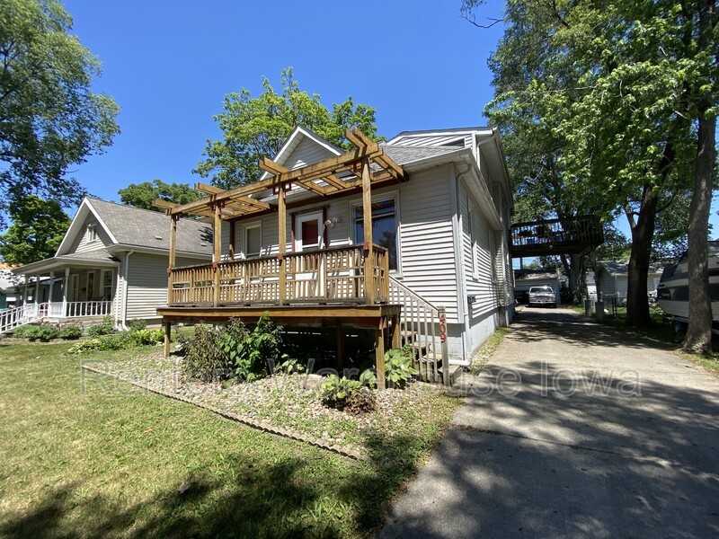 409 2nd St - Photo 3 of 17