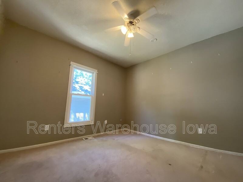 409 2nd St - Photo 6 of 17