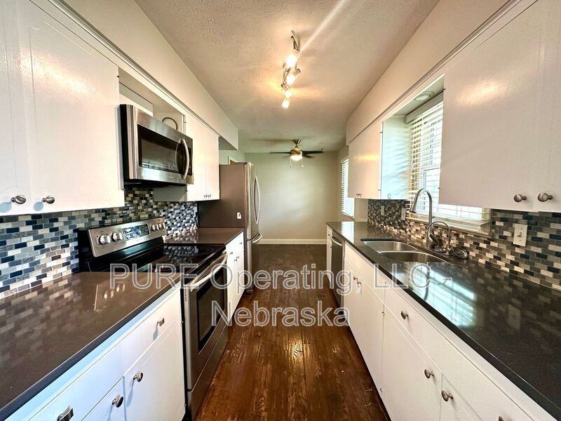 12143 Ohern St - Photo 3 of 34