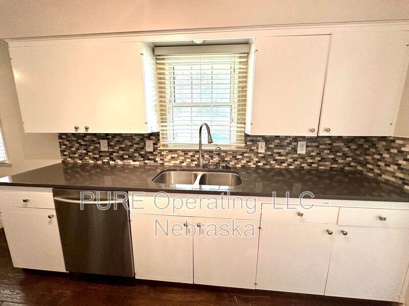 12143 Ohern St - Photo 4 of 34