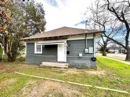 featured image of 1827 Proctor Ave