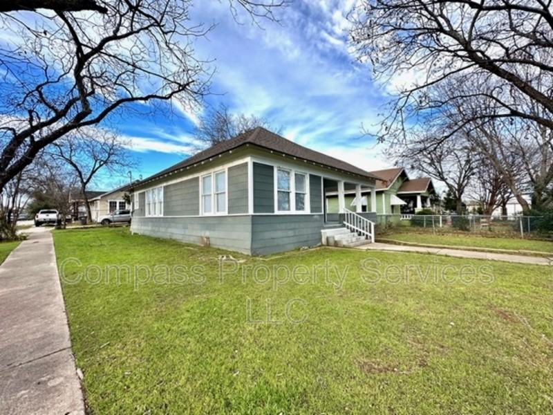 1827 Proctor Ave - Photo 2 of 9