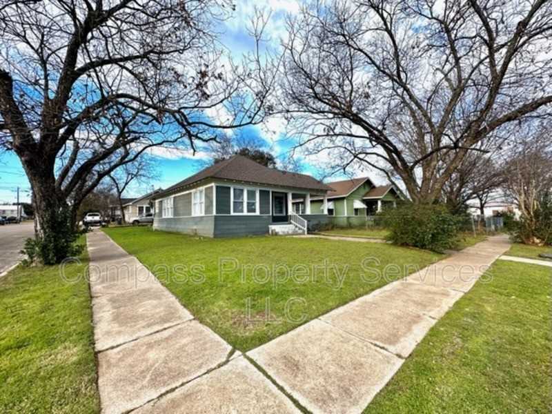 1827 Proctor Ave - Photo 3 of 9