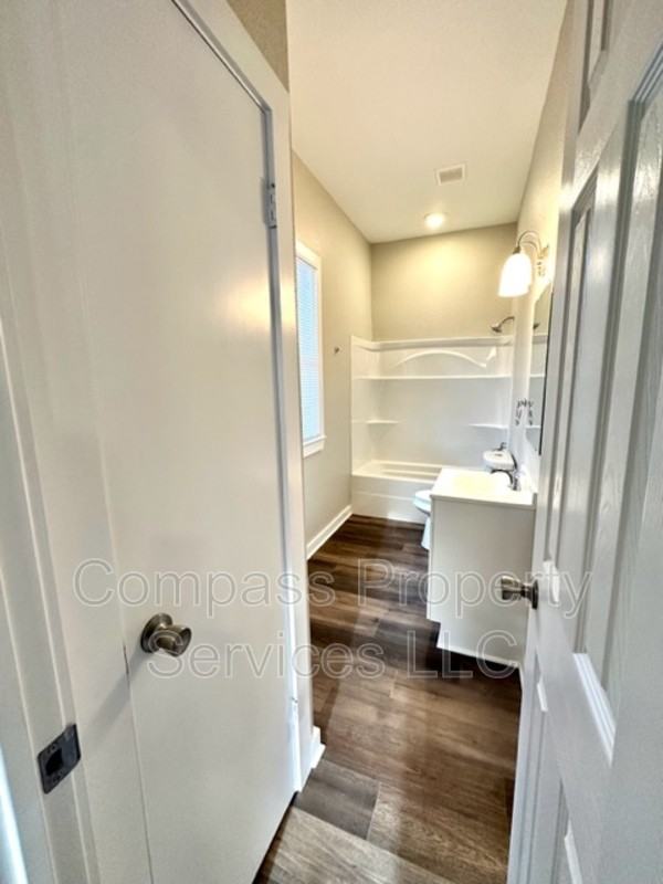 1827 Proctor Ave - Photo 6 of 9