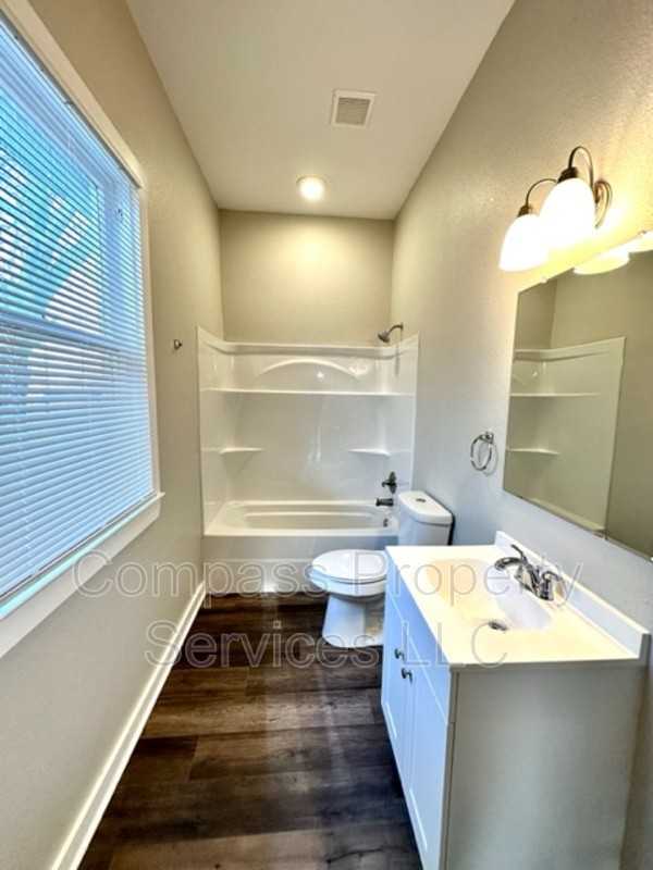 1827 Proctor Ave - Photo 7 of 9