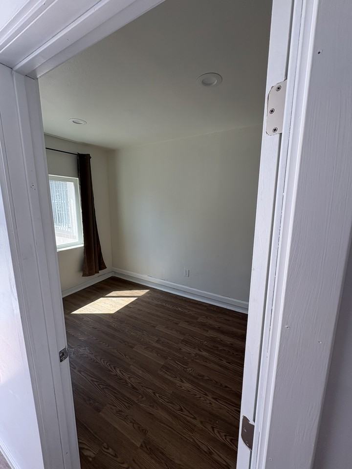 3319 W 63rd St #3319 - Photo 6 of 7