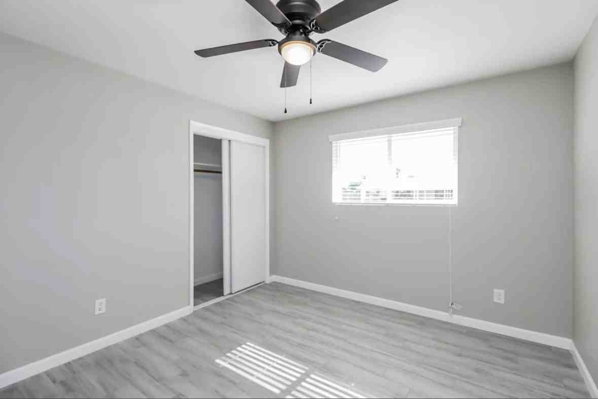 W Romo Jones St - Photo 3 of 17