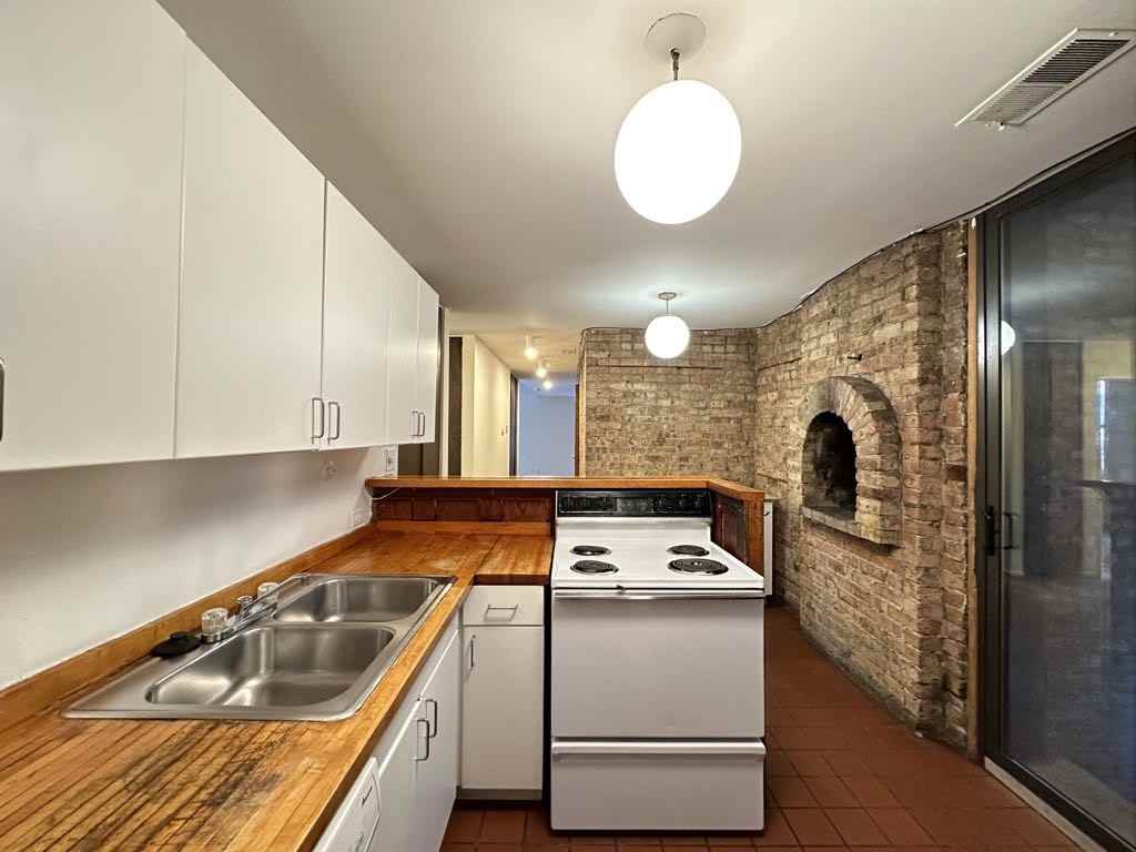 600 W Surf St #2 - Photo 4 of 21