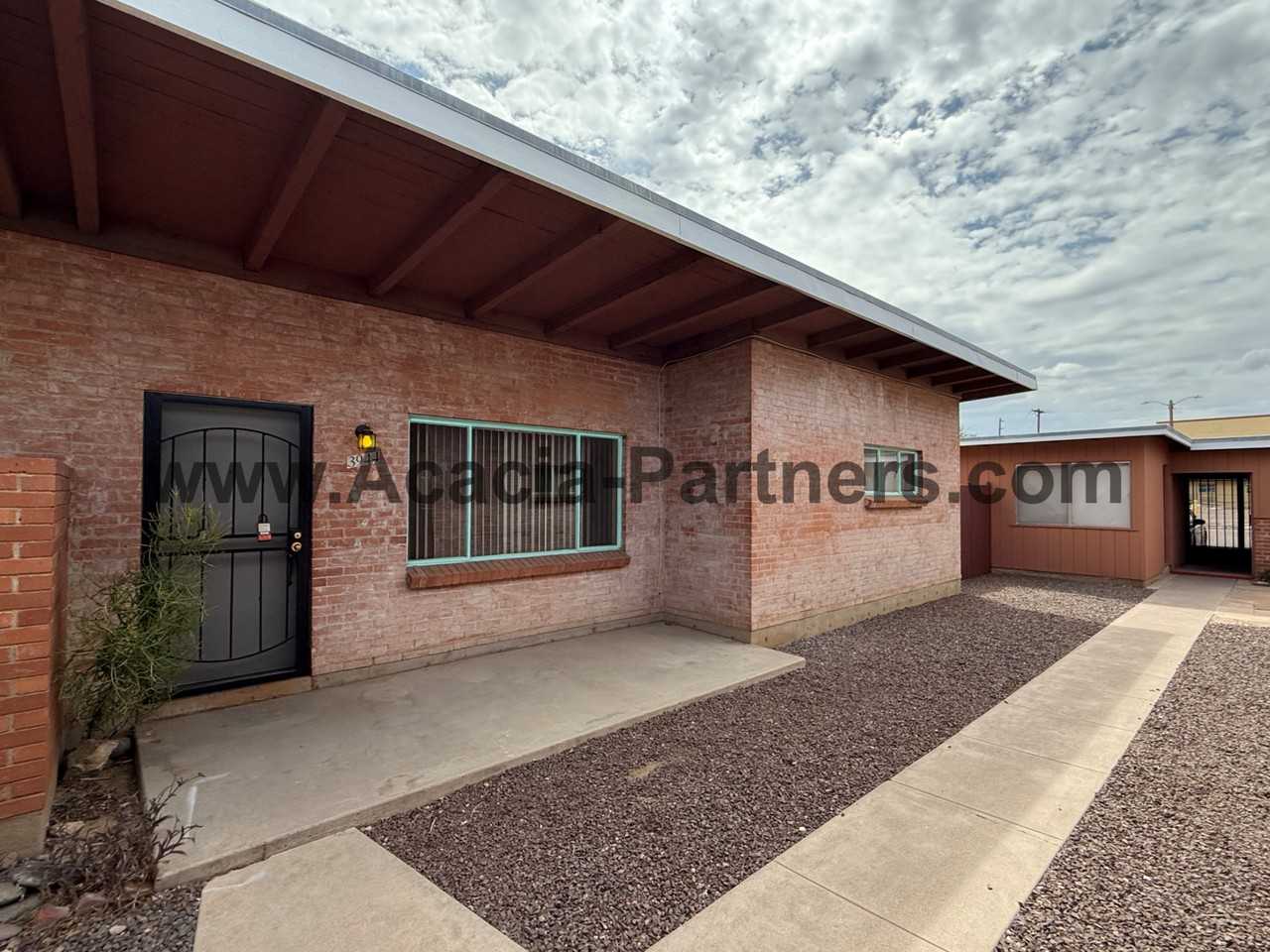 3944 E Poe St - Photo 3 of 17