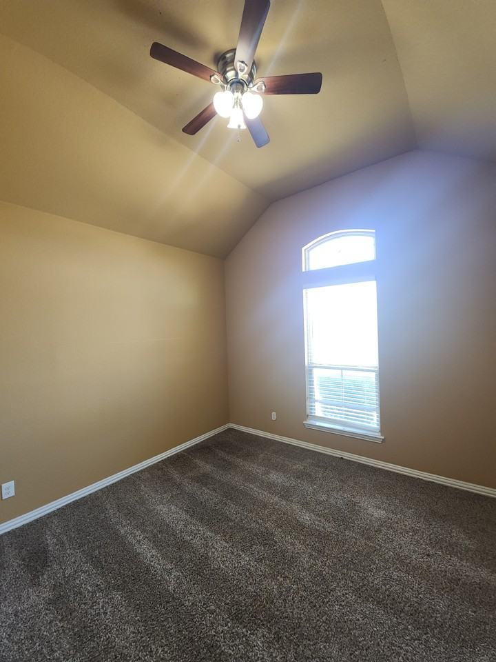 1920 Belshire Ct - Photo 3 of 17