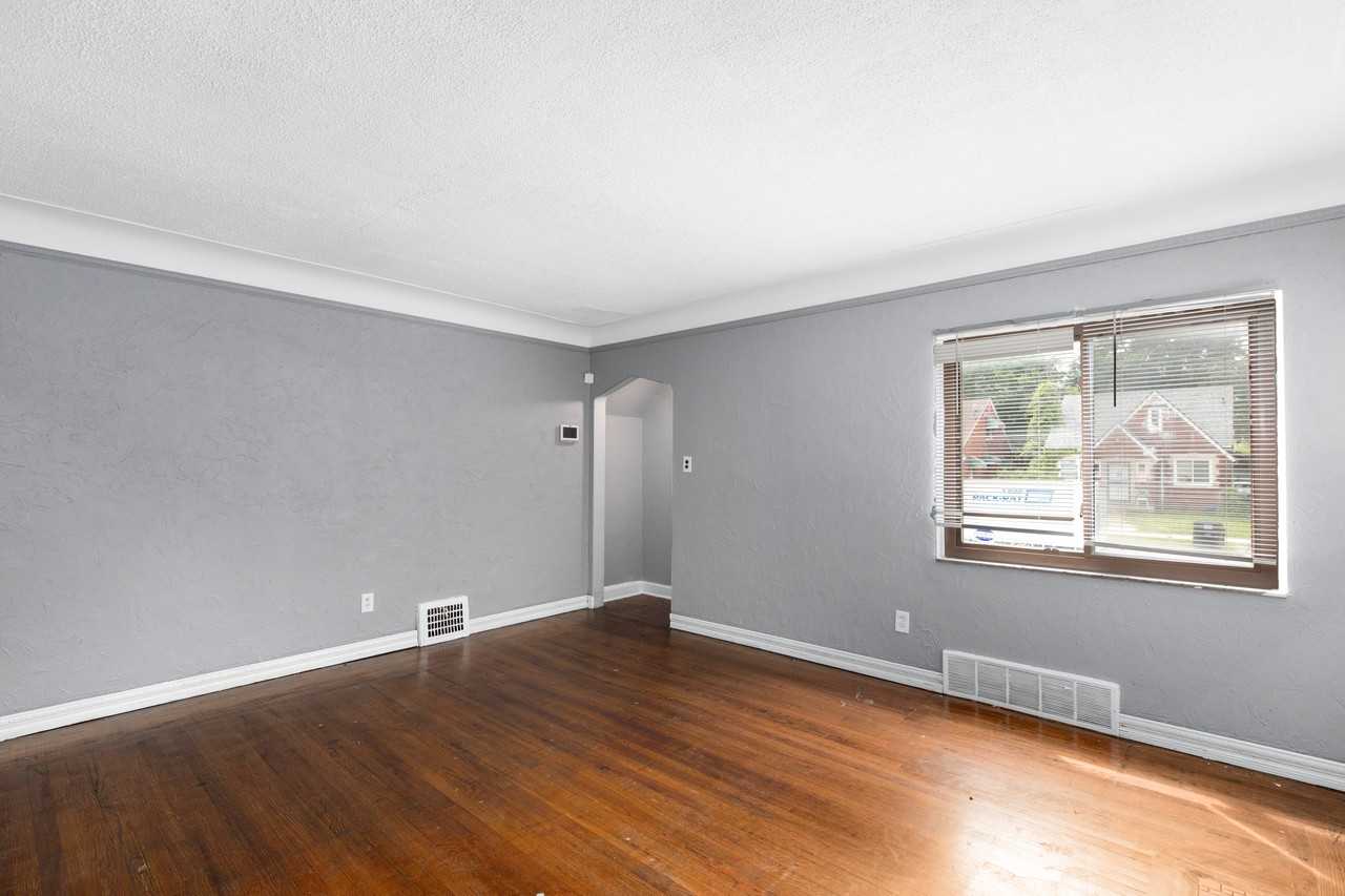 12527 Longview St - Photo 7 of 27
