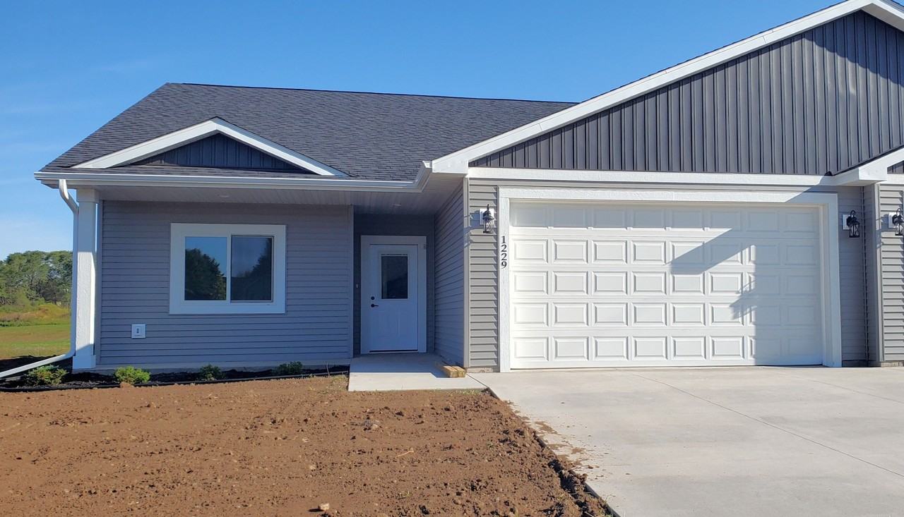 1229 Wisteria Ln - Photo 2 of 28