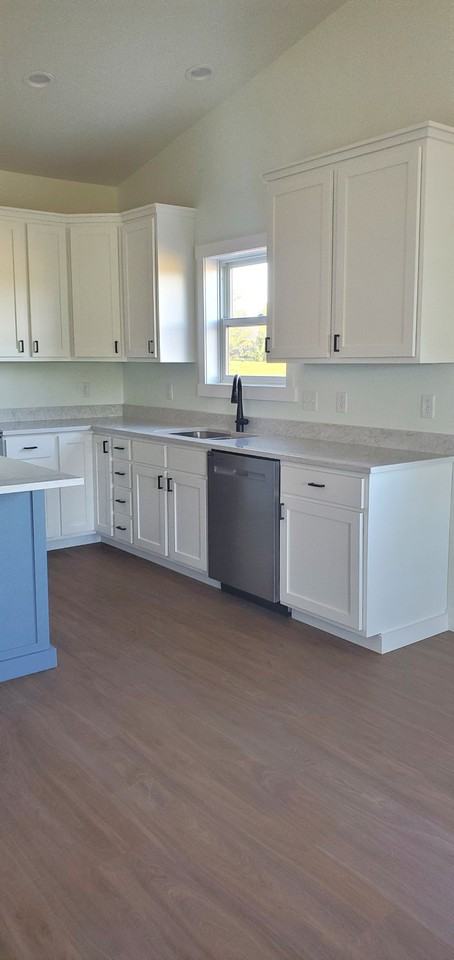 1229 Wisteria Ln - Photo 7 of 28