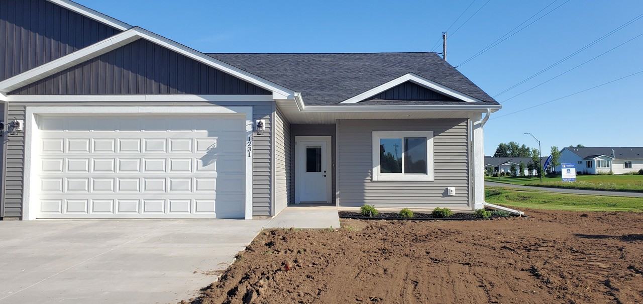 1231 Wisteria Ln - Photo 2 of 22