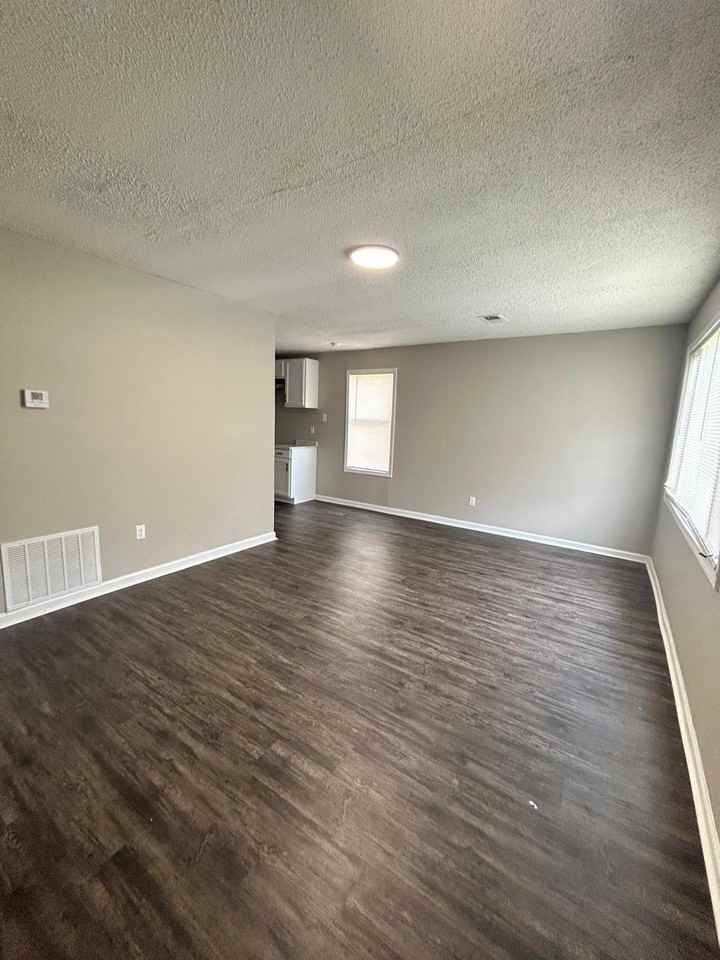 3311 Baskin St - Photo 2 of 8